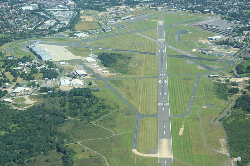 Photo Farnborough Airfield Runway IMG 3994